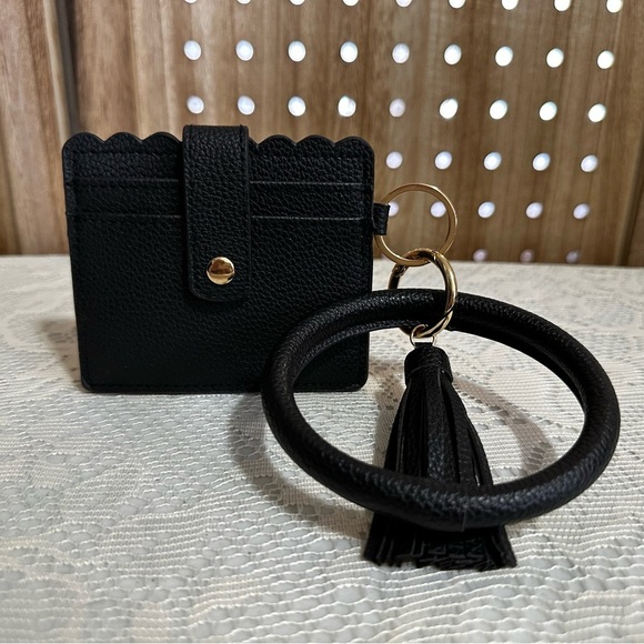 Elegant Bangle Black Card Holder with Tassel Keychain - Picture 2 of 3